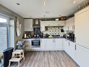 Photo 11- click for photo gallery